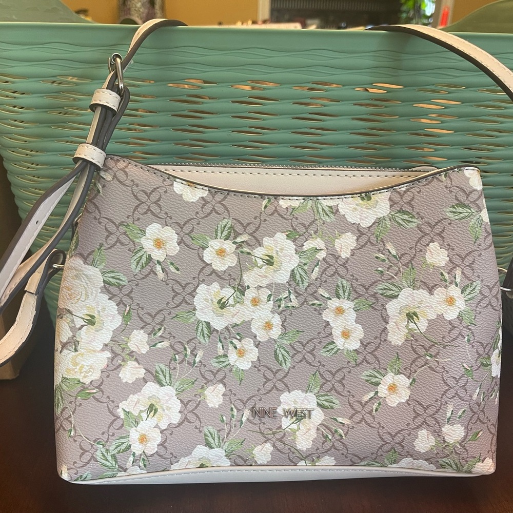 Nine West Mini Bag/Crossbody - Picture 3 of 10